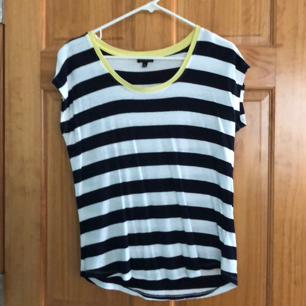 Shot sleeved striped shirt
